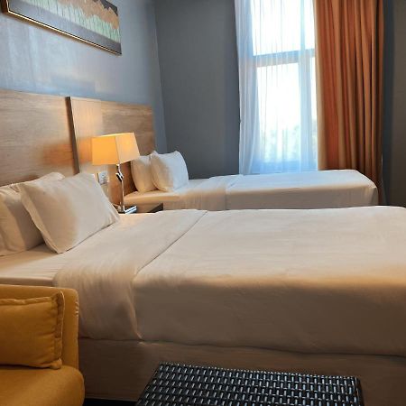 The Lanes Hotel Tutong Zewnętrze zdjęcie