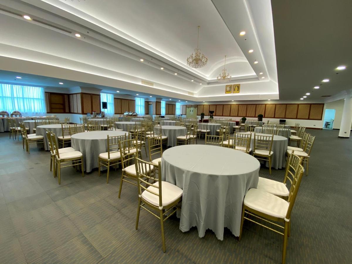 The Lanes Hotel Tutong Zewnętrze zdjęcie