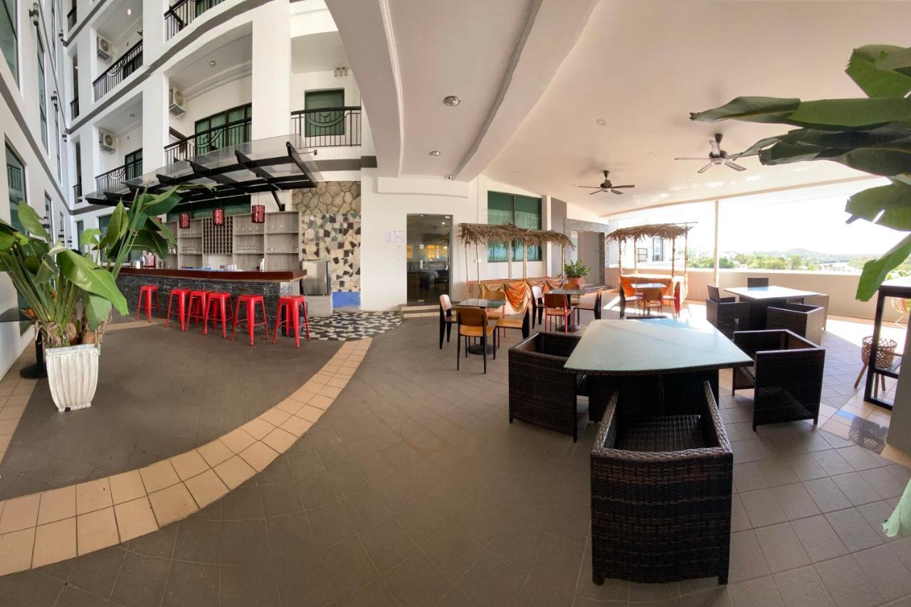 The Lanes Hotel Tutong Zewnętrze zdjęcie